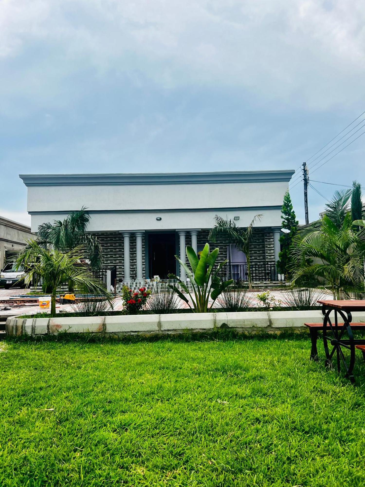 Newday Lodge Apartments لوساكا المظهر الخارجي الصورة